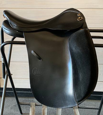Used Ástund Royal Air